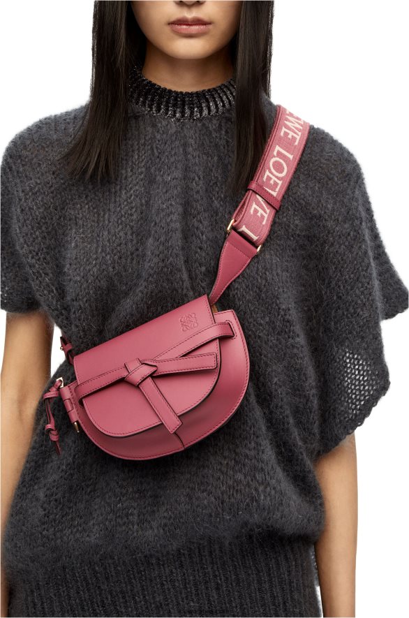 Loewe Жене мини гате дупла торба од меке телеће коже и жакарда плумросе HJTY265
