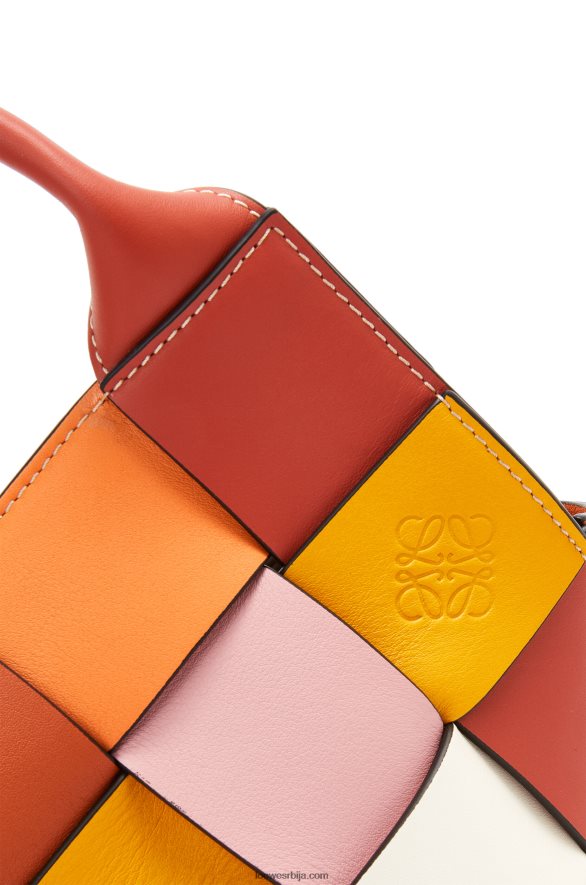 Loewe Жене мала сувишна кожна плетена корпа торба од телеће коже наранџаста HJTY102