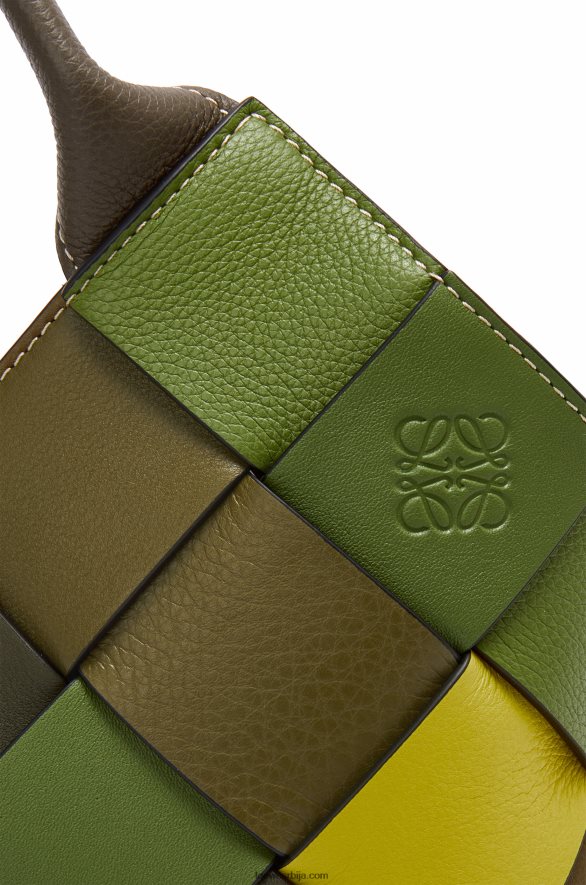 Loewe Жене мала кожна плетена корпа торба од класичне телеће коже зелен HJTY103