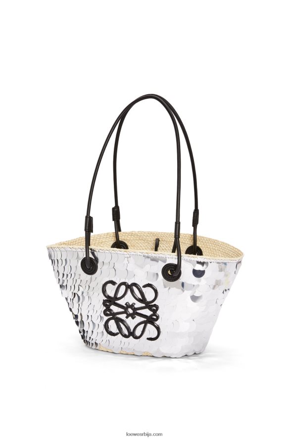 Loewe Жене мала анаграмска корпа од шљокица ираца палме и телеће коже сребро HJTY109