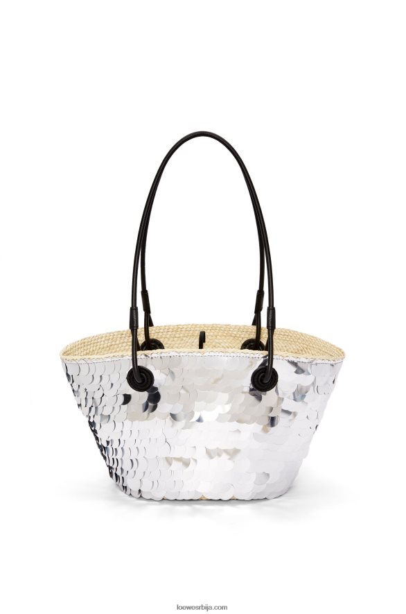 Loewe Жене мала анаграмска корпа од шљокица ираца палме и телеће коже сребро HJTY109