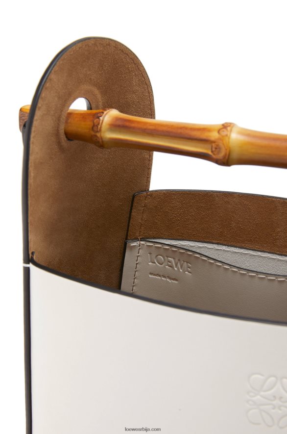 Loewe Жене торба од бамбуса од телеће коже мека бела HJTY178