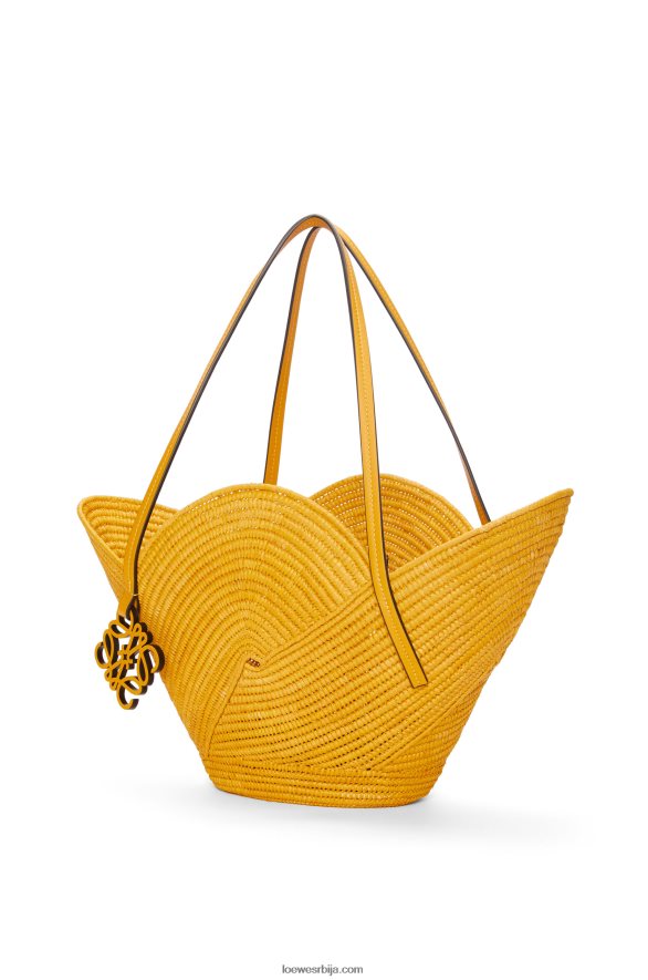 Loewe Жене торба за латице од рафије и телеће коже окер HJTY40
