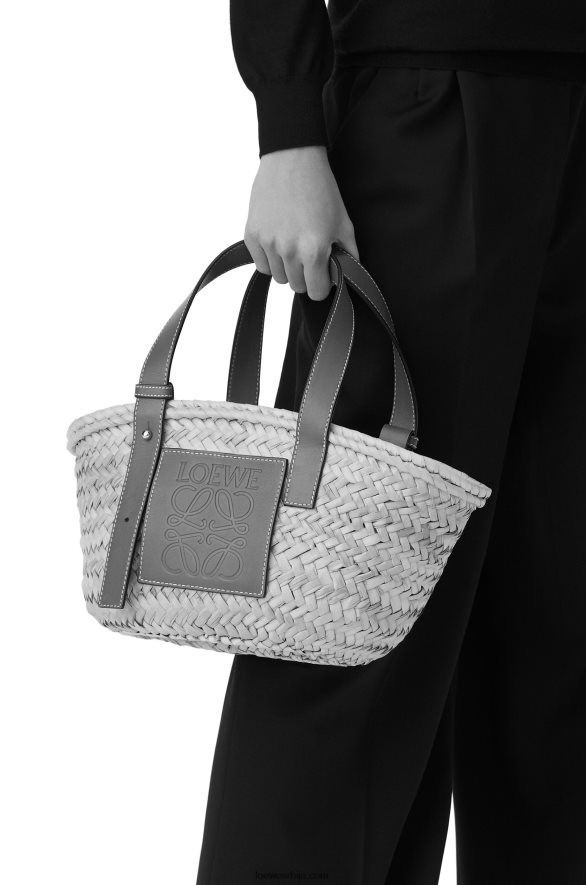 Loewe Жене мала торба за корпе од палминог листа и телеће коже природни/океан HJTY81