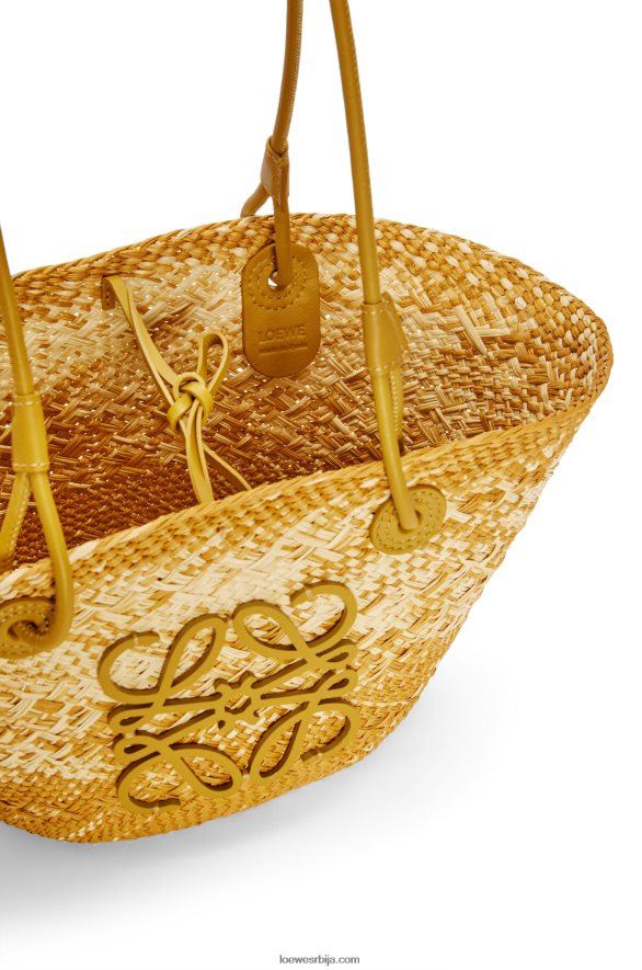 Loewe Жене мала анаграм торба за корпе од ираца палме и телеће коже окер HJTY8