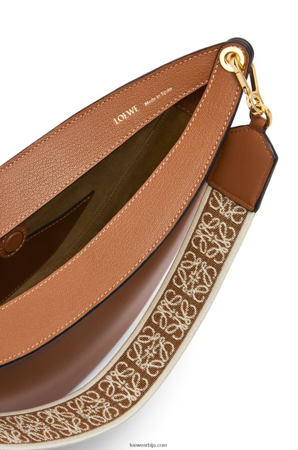 Loewe Жене луна торба од сатенске телеће коже и жакарда пецан HJTY453