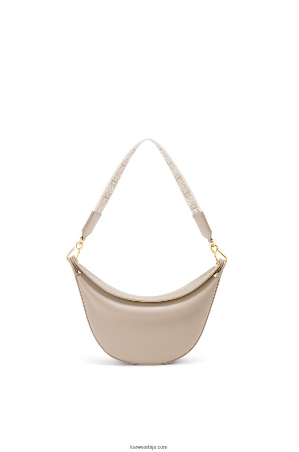 Loewe Жене мала луна торба од сатенске телеће коже и жакарда лагани зоб HJTY475