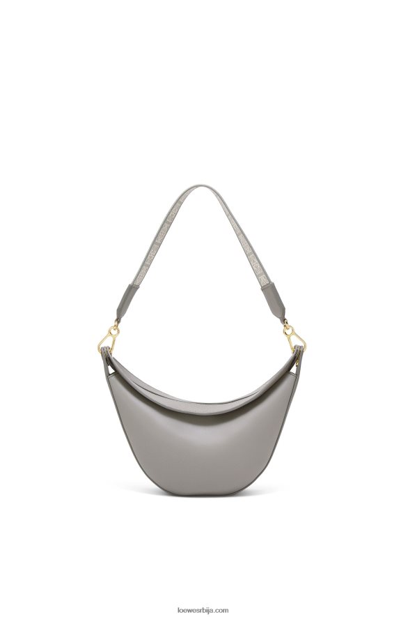 Loewe Жене мала луна торба од сатенске телеће коже и жакарда бисерно сива HJTY476