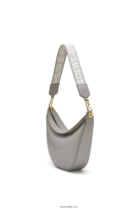 Loewe Жене мала луна торба од сатенске телеће коже и жакарда бисерно сива HJTY476
