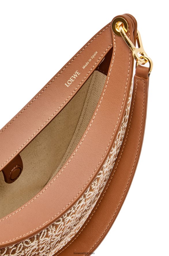 Loewe Жене мала луна торба од анаграм жакарда и класичне телеће коже тан/пецан HJTY492