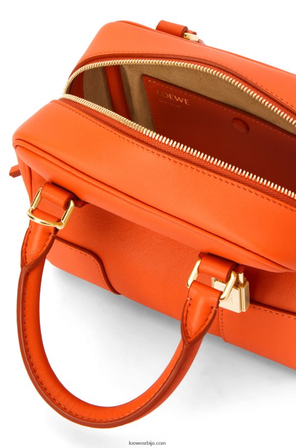 Loewe Жене Амазона 16 квадратна торба од напа телеће коже наранџаста HJTY145