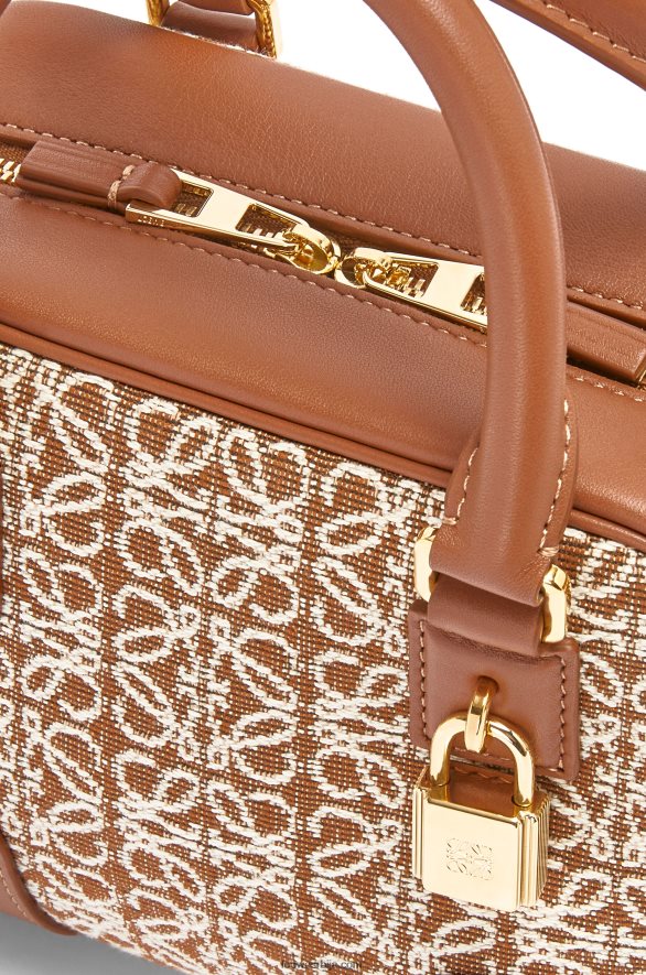Loewe Жене Амазона 16 квадратна торба од анаграм жакарда и телеће коже тан/пецан HJTY163