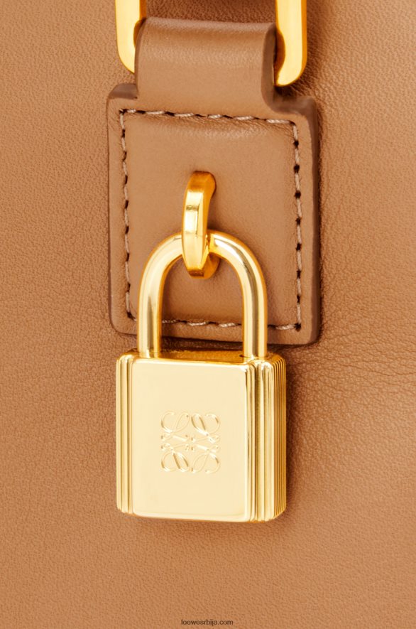 Loewe Жене Амазона 16 квадратна торба од напа телеће коже топла пустиња HJTY164
