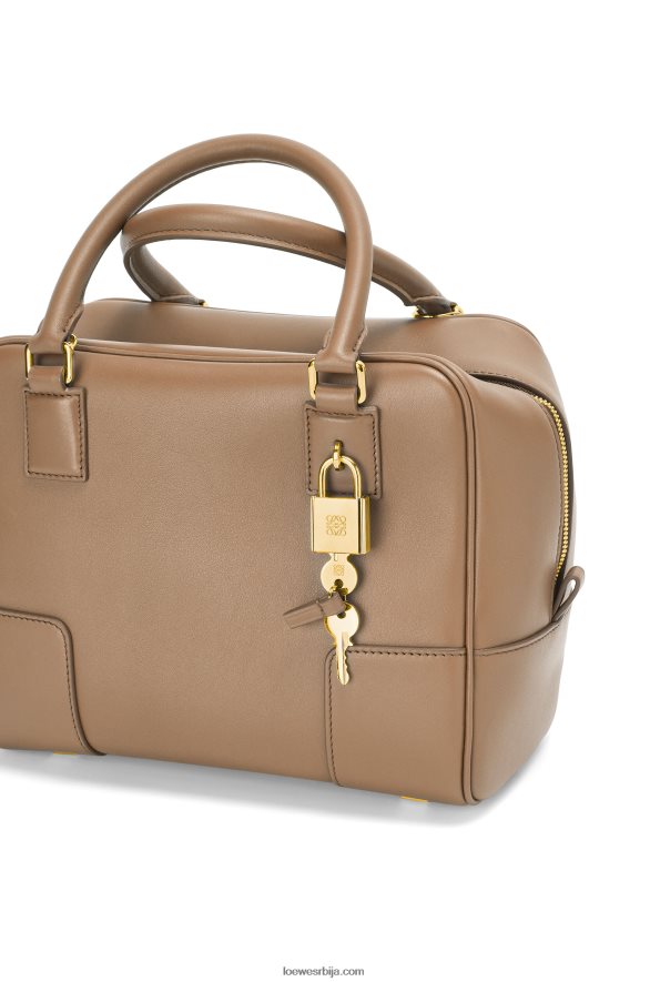 Loewe Жене Амазона 19 квадратна торба од напа телеће коже минк боја HJTY170