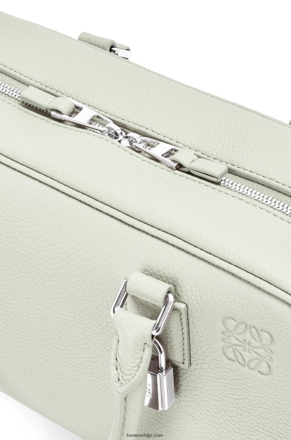 Loewe Жене Амазона 23 торба од мекане телеће коже светли селадон HJTY135