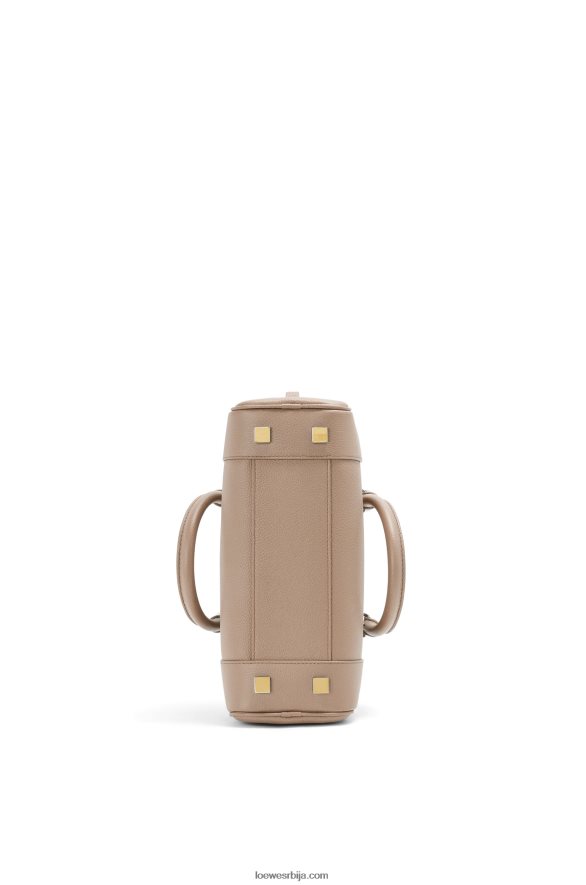 Loewe Жене Амазона 23 торба од мекане телеће коже песак HJTY154