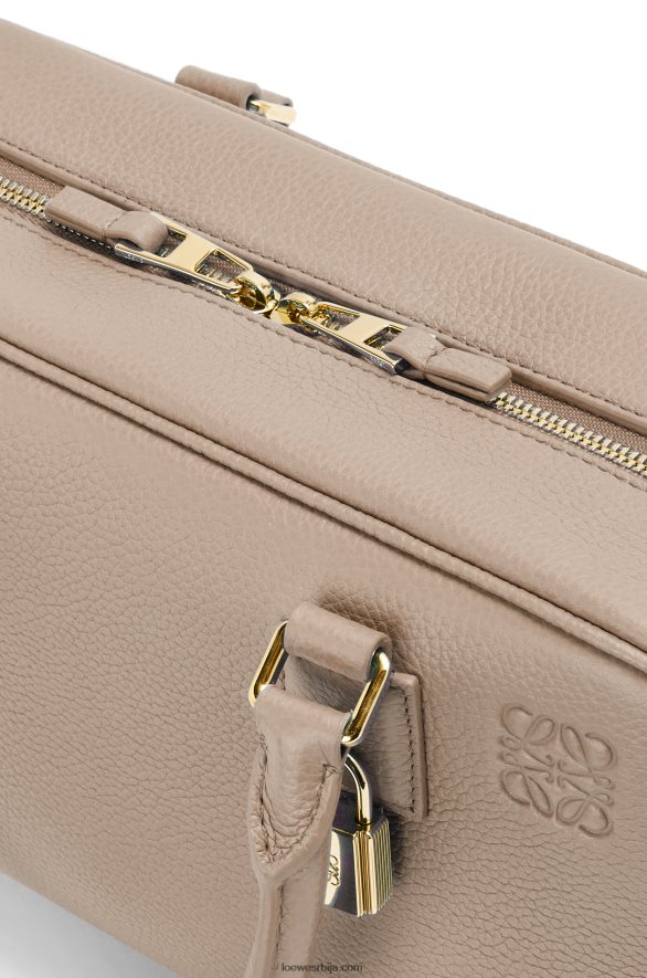 Loewe Жене Амазона 23 торба од мекане телеће коже песак HJTY154