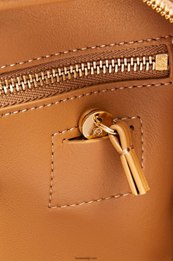 Loewe Жене амазона 23 од напа телеће коже топла пустиња HJTY176