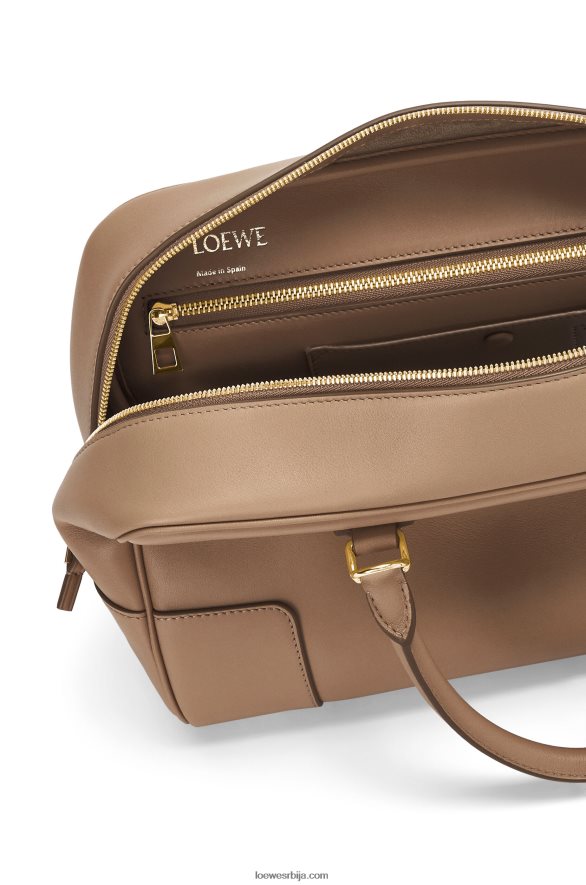 Loewe Жене Амазона 28 торба од напа телеће коже минк боја HJTY169