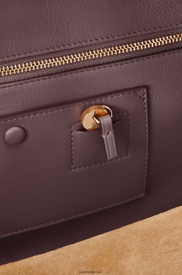 Loewe Жене Амазона 28 торба од напа телеће коже пруне HJTY173