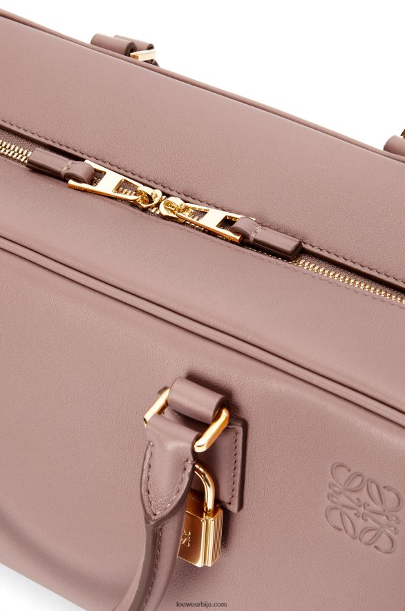 Loewe Жене Амазона 28 торба од напа телеће коже тамно руменило HJTY174