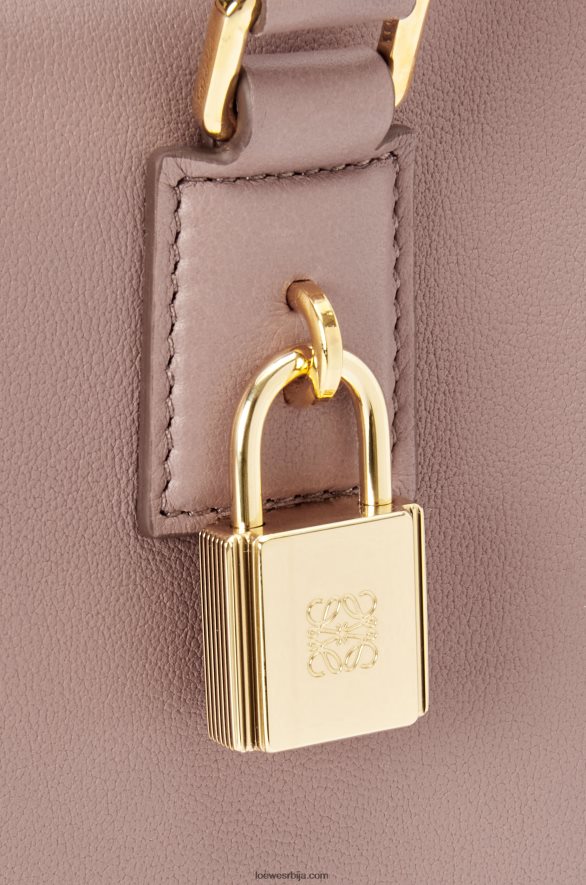 Loewe Жене Амазона 28 торба од напа телеће коже тамно руменило HJTY174
