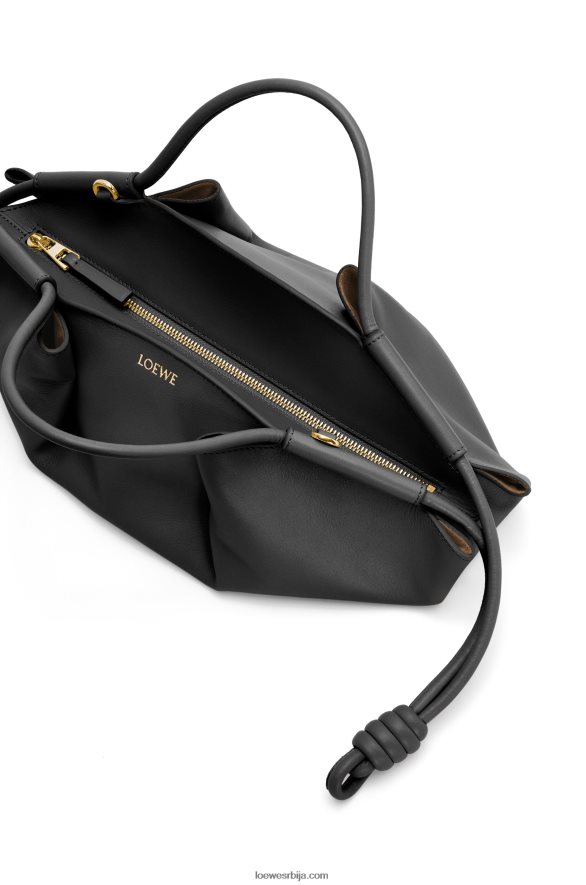 Loewe Жене мала пасео торба од сјајне напа телеће коже црн HJTY347