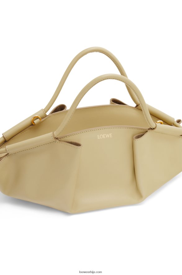 Loewe Жене мала пасео торба од сјајне напа телеће коже глине зелена HJTY350