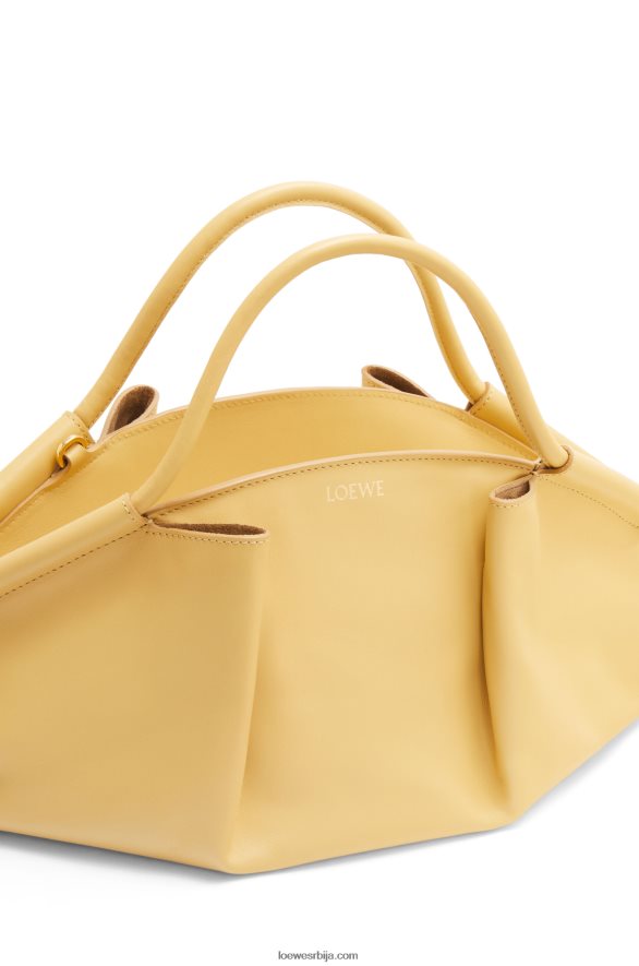 Loewe Жене пасео торба од сјајне напа телеће коже тамни путер HJTY352