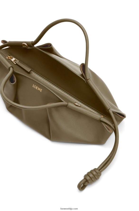 Loewe Жене мала пасео торба од сјајне напа телеће коже тамно каки зелена HJTY353