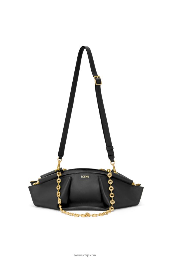 Loewe Жене мала пасео торба од сјајне напа телеће коже са ланцем црн HJTY402