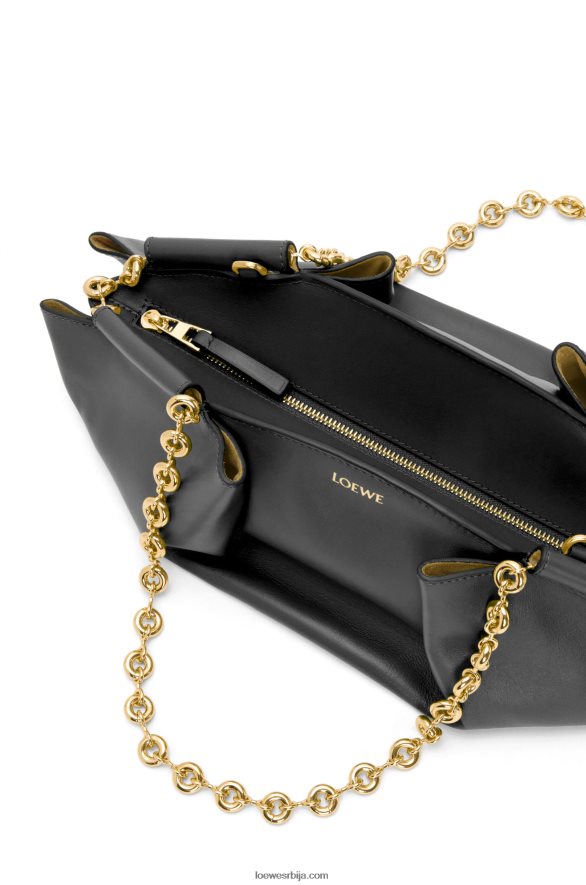 Loewe Жене мала пасео торба од сјајне напа телеће коже са ланцем црн HJTY402