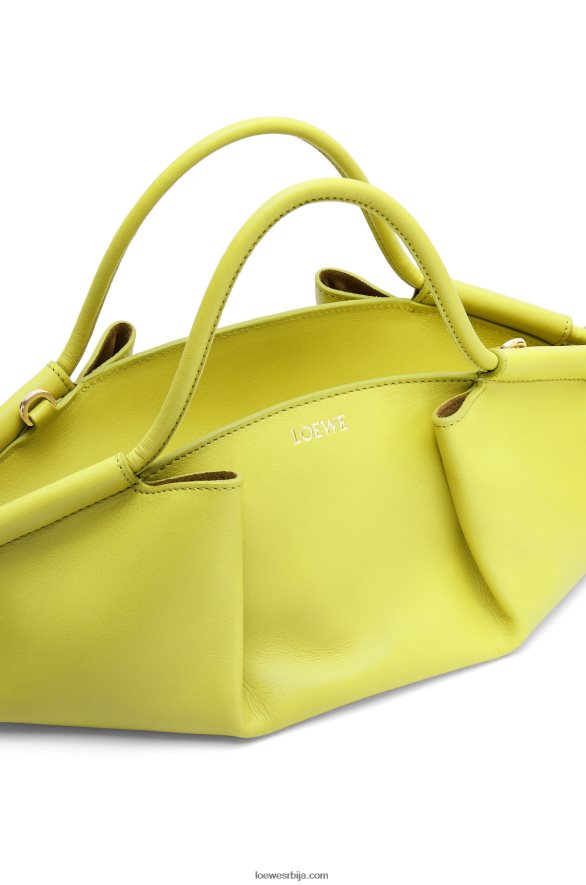 Loewe Жене мала пасео торба од сјајне напа телеће коже лимето жута HJTY419
