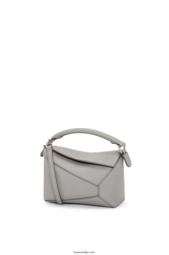 Loewe Жене мини торба за ивице слагалице од мекане телеће коже бисерно сива HJTY198