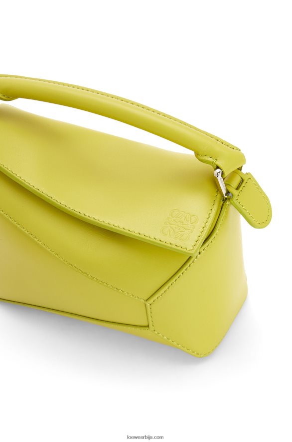 Loewe Жене мини пуззле торба од сатенске телеће коже лимето жута HJTY211