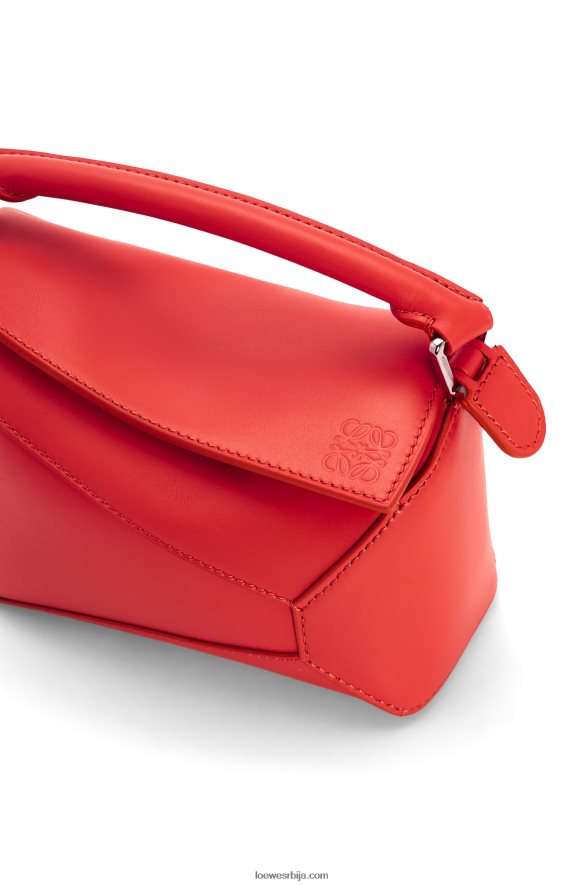 Loewe Жене мини пуззле торба од сатенске телеће коже црвена HJTY213