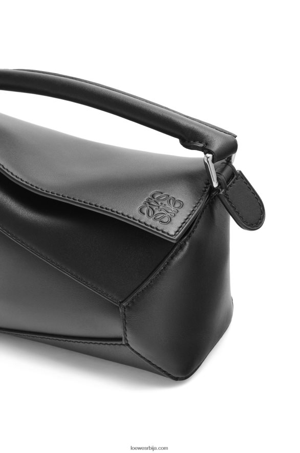 Loewe Жене мини пуззле торба од сатенске телеће коже црн HJTY219