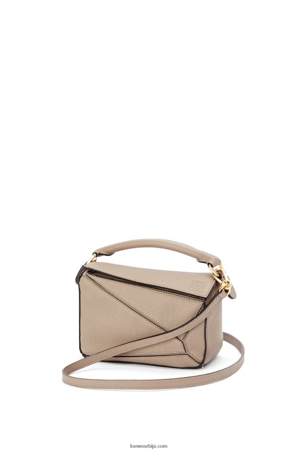 Loewe Жене мини пуззле торба од мекане телеће коже песак HJTY220