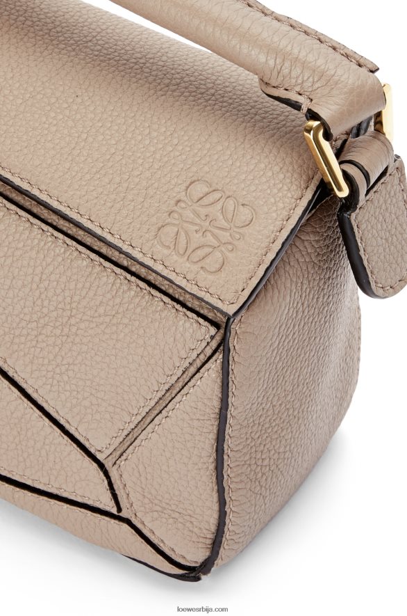 Loewe Жене мини пуззле торба од мекане телеће коже песак HJTY220