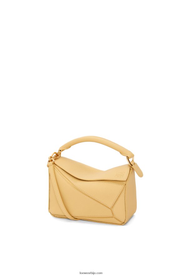 Loewe Жене мини пуззле торба од мекане телеће коже тамни путер HJTY234