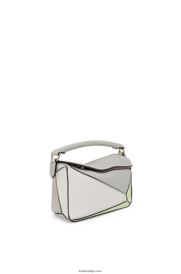 Loewe Жене мини пуззле торба од класичне телеће коже пепељасто сиви/светли селадон HJTY257