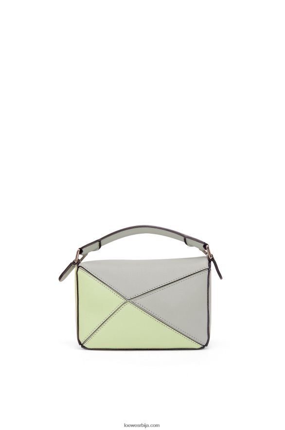 Loewe Жене мини пуззле торба од класичне телеће коже пепељасто сиви/светли селадон HJTY257