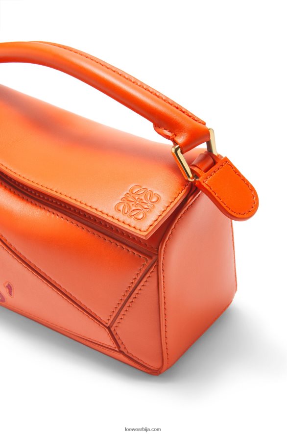 Loewe Жене цалцифер мини пуззле торба од сатенске телеће коже наранџаста HJTY261