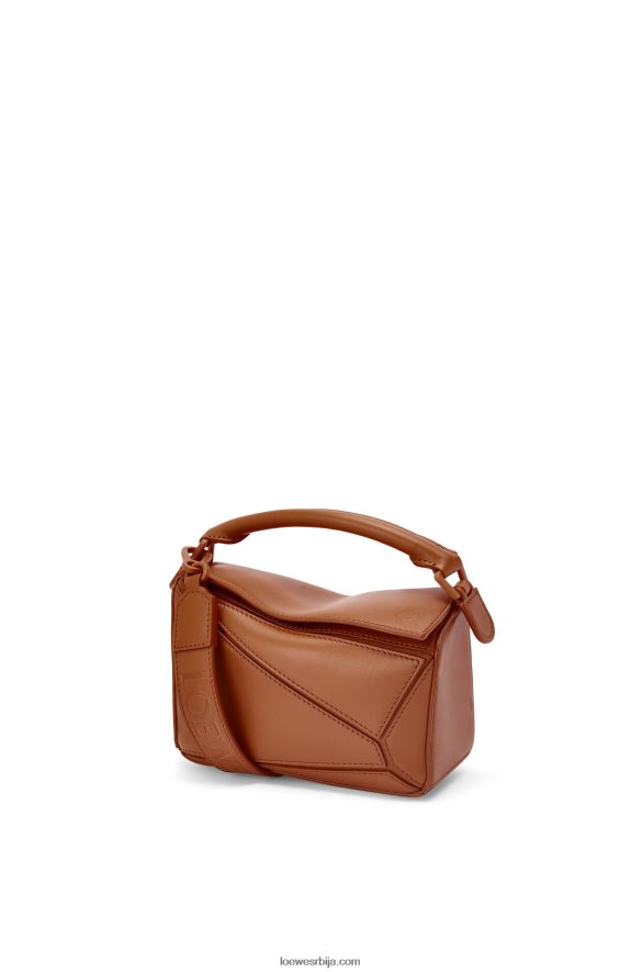 Loewe Жене мини пуззле торба од сатенске телеће коже пецан HJTY273