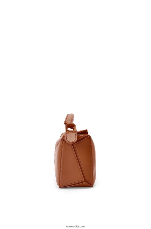 Loewe Жене мини пуззле торба од сатенске телеће коже пецан HJTY273