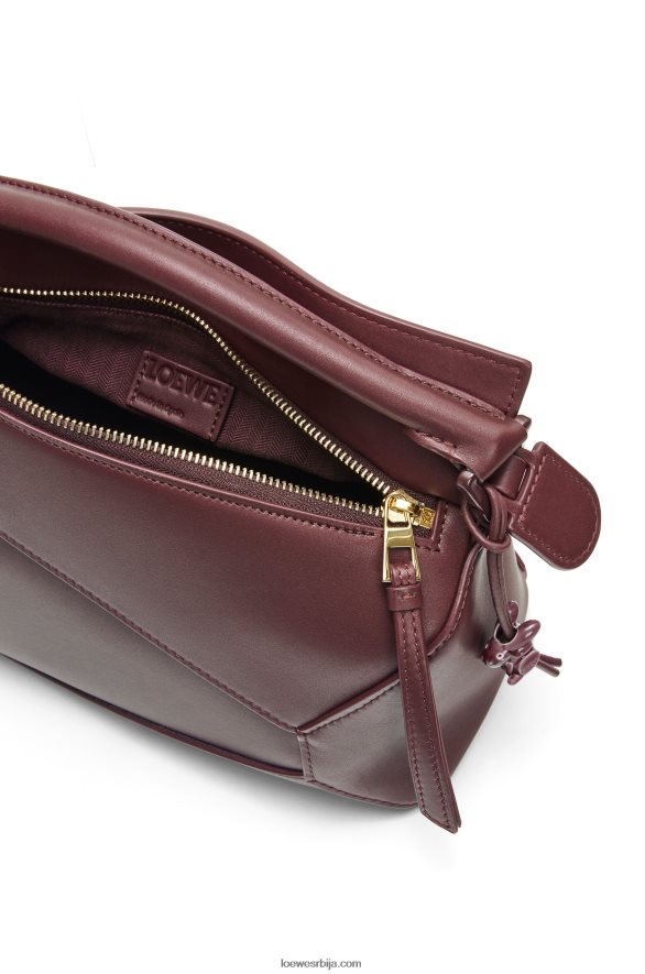 Loewe Жене мала торба за слагалице од сатенске телеће коже санг де боеуф глазура HJTY274