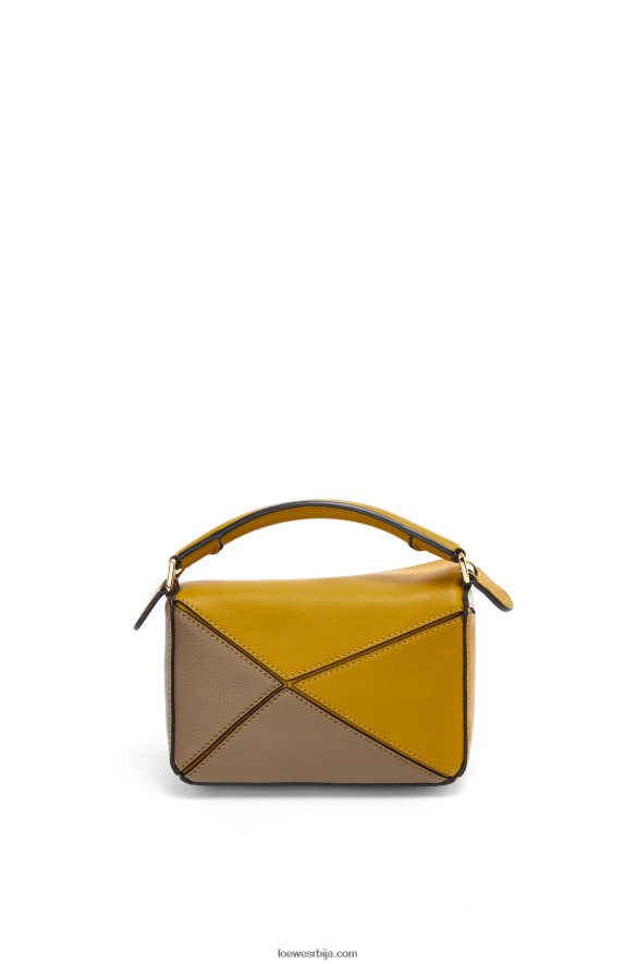Loewe Жене мини пуззле торба од класичне телеће коже окер/мека бела HJTY277