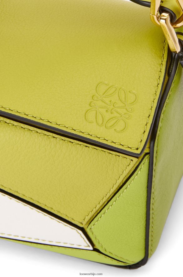 Loewe Жене мини пуззле торба од класичне телеће коже лимето жуто/бело HJTY286