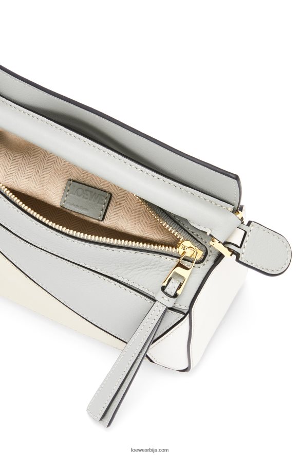 Loewe Жене мини пуззле торба од класичне телеће коже пепељасто сива/мермерно зелена HJTY288