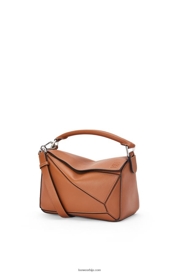 Loewe Жене мала пуззле торба од класичне телеће коже тан HJTY364